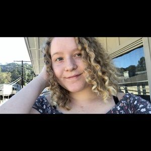 Meet your Posher, Desirea